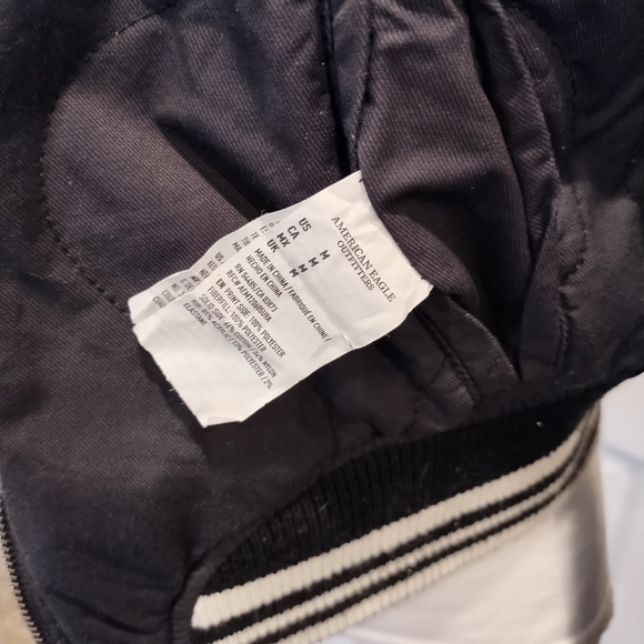American Eagle Outfitter Reversible Satin Feel Bomber Jacket size Medium - Picture 8 of 8